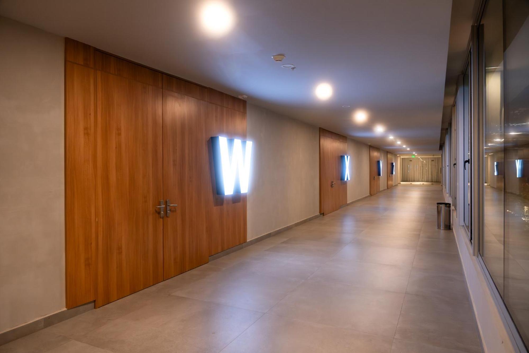 ホテル Aloft プレヤデルカーメン エクステリア 写真 Interior of the building