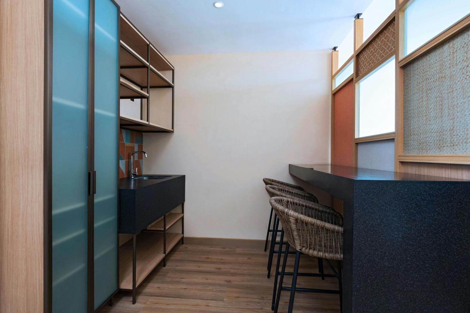 ホテル Aloft プレヤデルカーメン エクステリア 写真 A wet kitchen in a private home